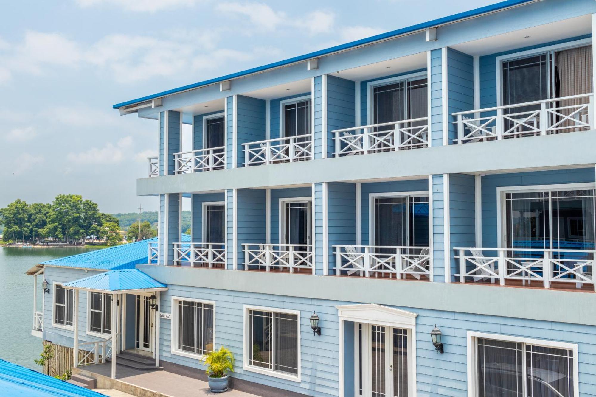 Hotel Casona Del Lago Flores Exterior foto